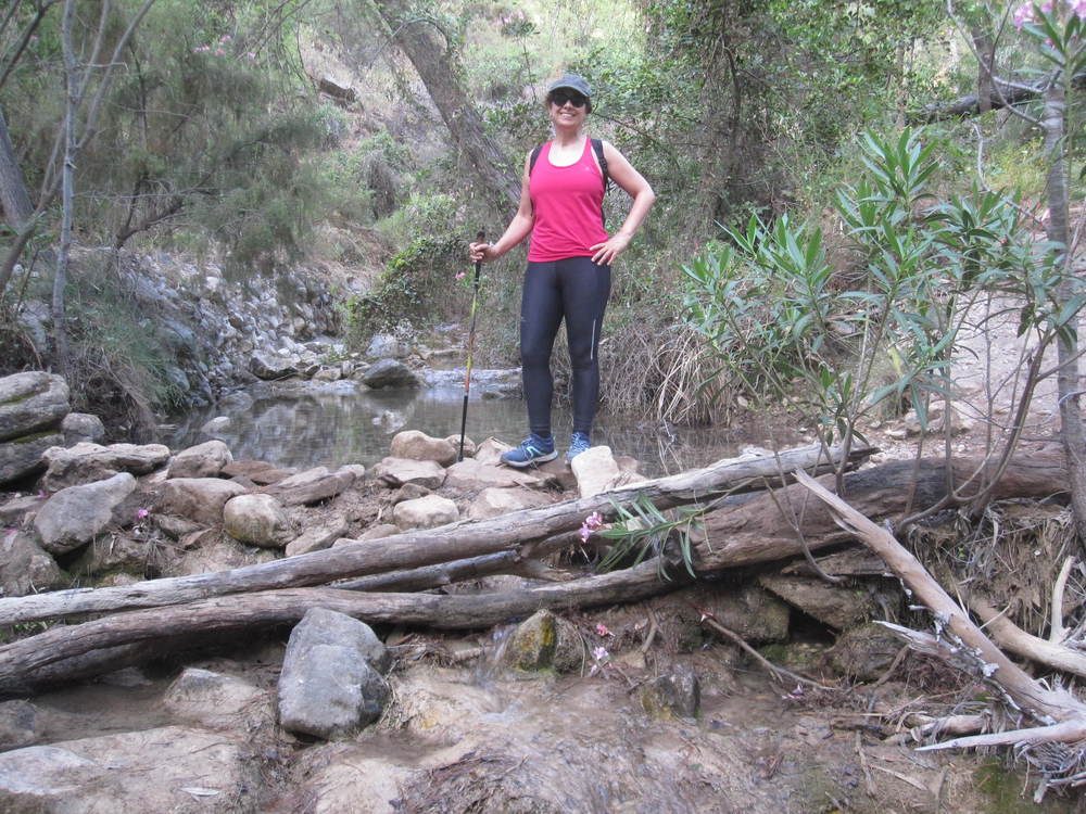 María crossing the Arroyo<br /><a href=photo03.kml>See on Google Earth</a><br /><br />