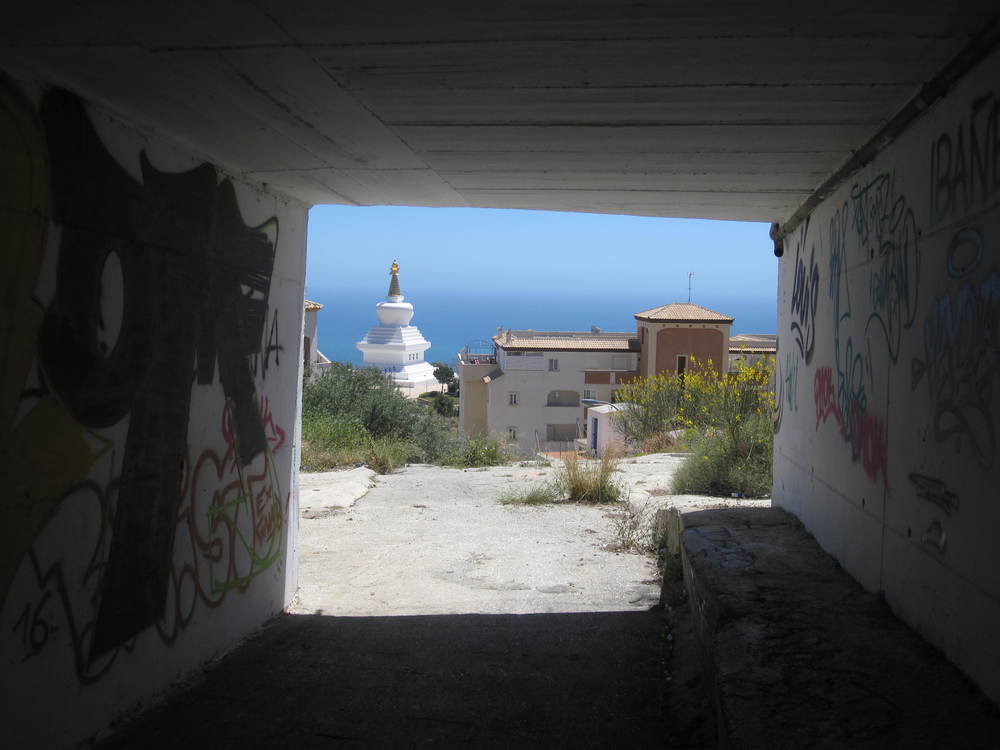 The Buddhist Enlightment Stupa in Benalmádena seen through the tunnel at the start of the walk<br /><a href="photo01.kml">See on Google Earth</a><br /><br />