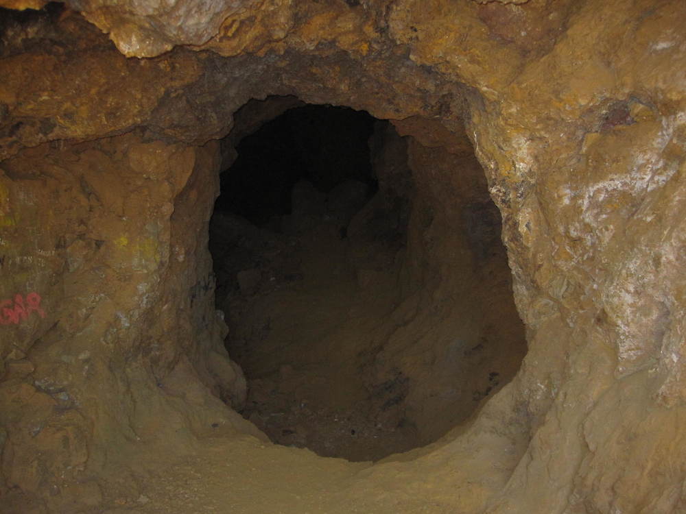 Inside the mine<br /><a href="photo16.kml">See on Google Earth</a><br /><br />