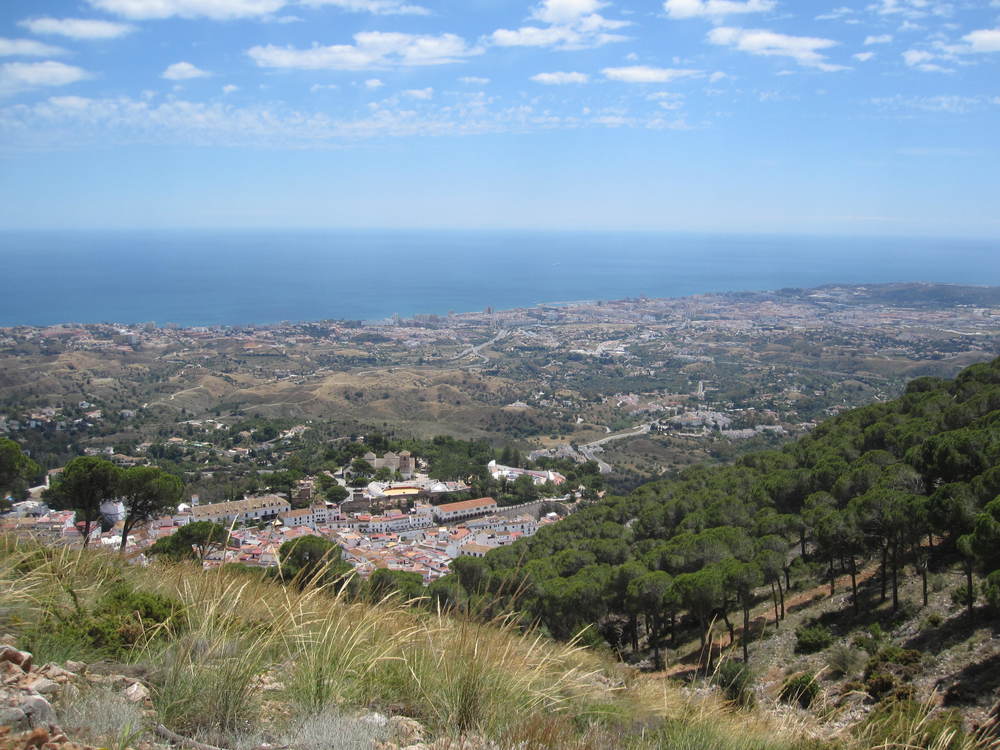 Over Mijas to the coast<br /><a href="photo13.kml">See on Google Earth</a><br /><br />